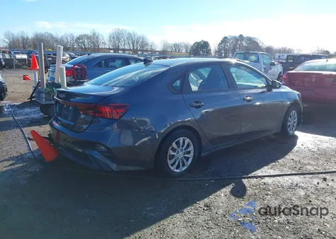 2022 Kia Forte Fe z USA, uszkodzony, nr VIN 3KPF24AD8NE441659